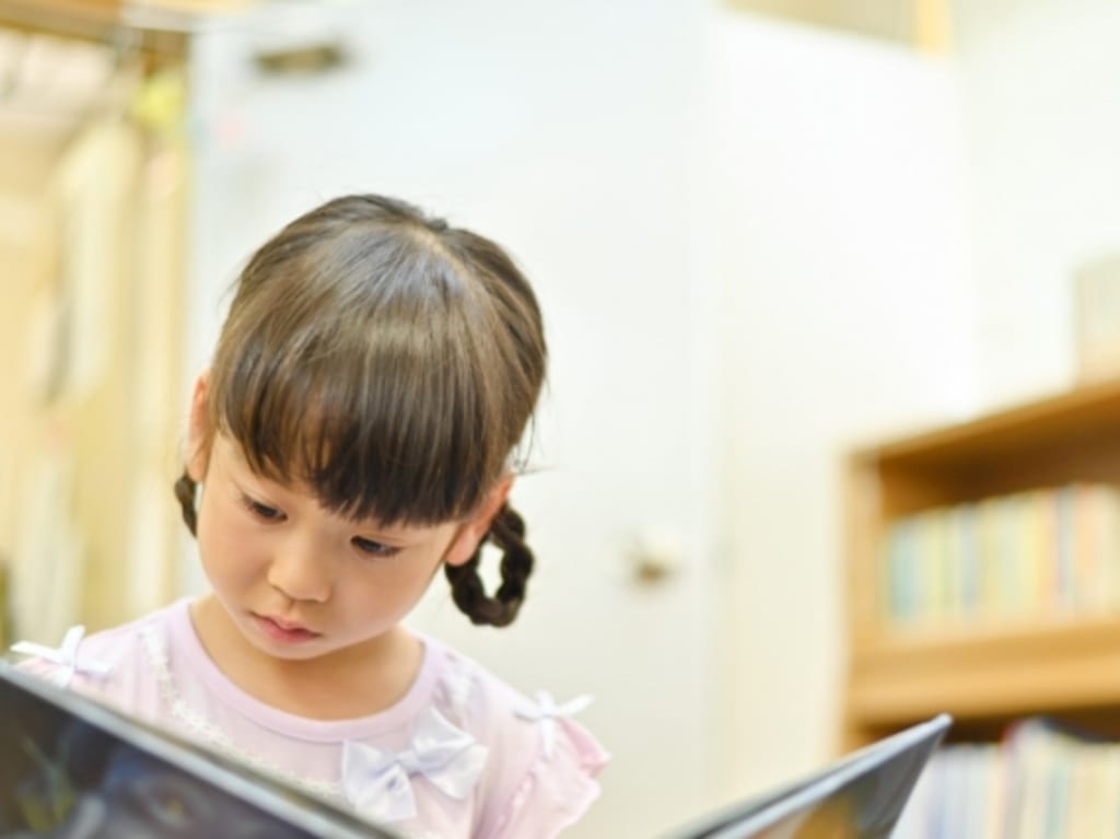 子ども　図書館　イメージ