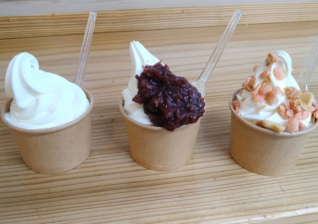 百笑市場のヤスダヨーグルトソフトクリーム