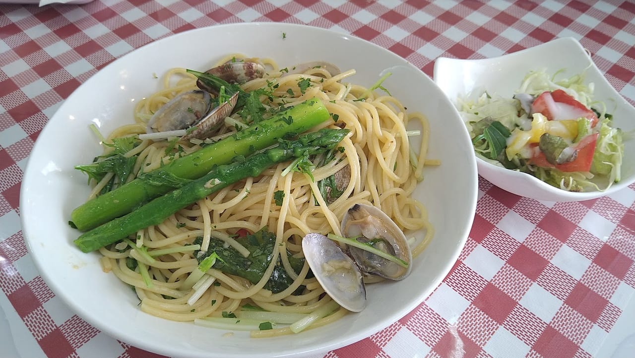 あさりと県内産アスパラガスのペペロンチーノの新潟パスタ