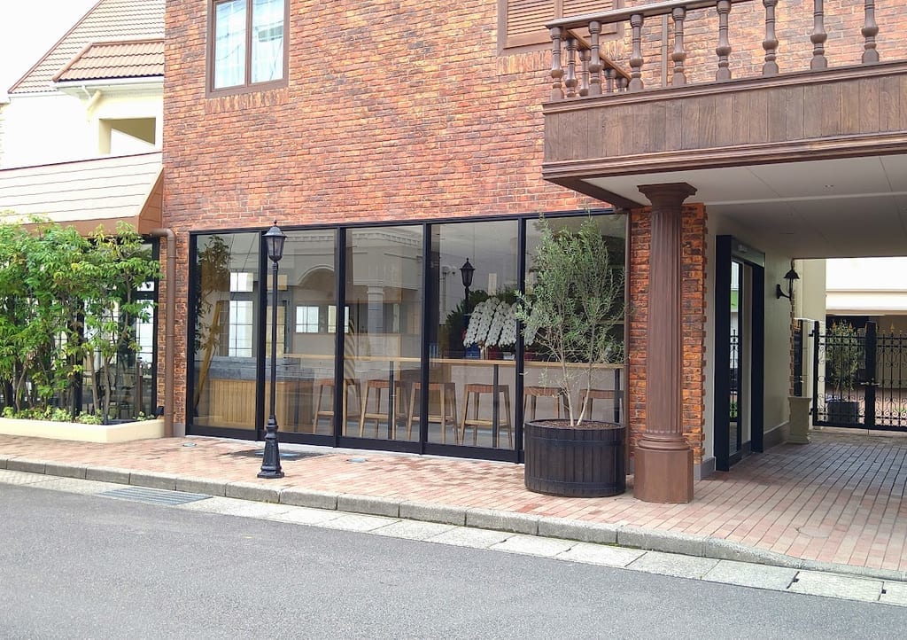 新潟市中央区女池南のR＋Cafeの外観