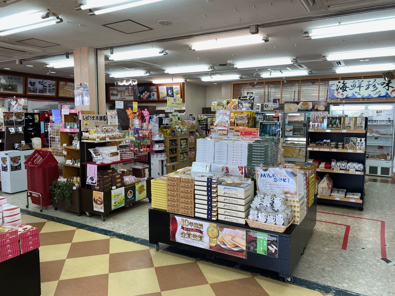 北陸自動車道の黒崎PA土産屋