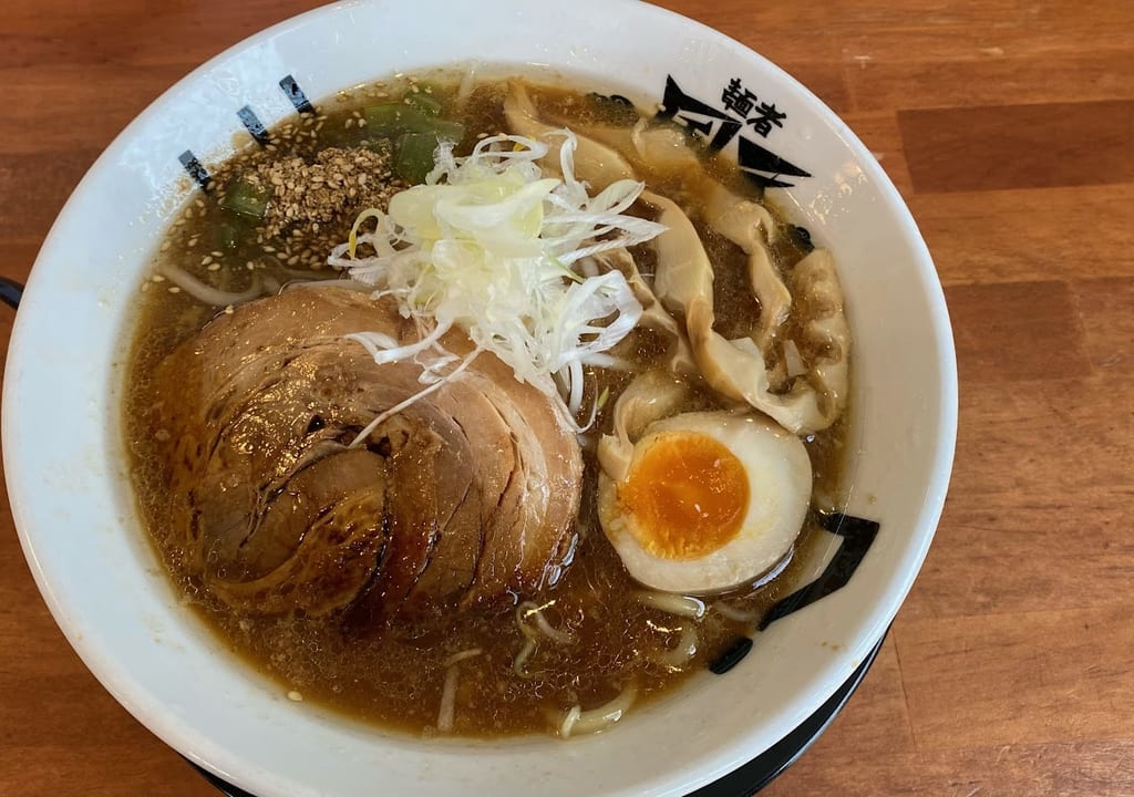 新潟市西区小針の麺者風天小針店の焦がし醤油ラーメン