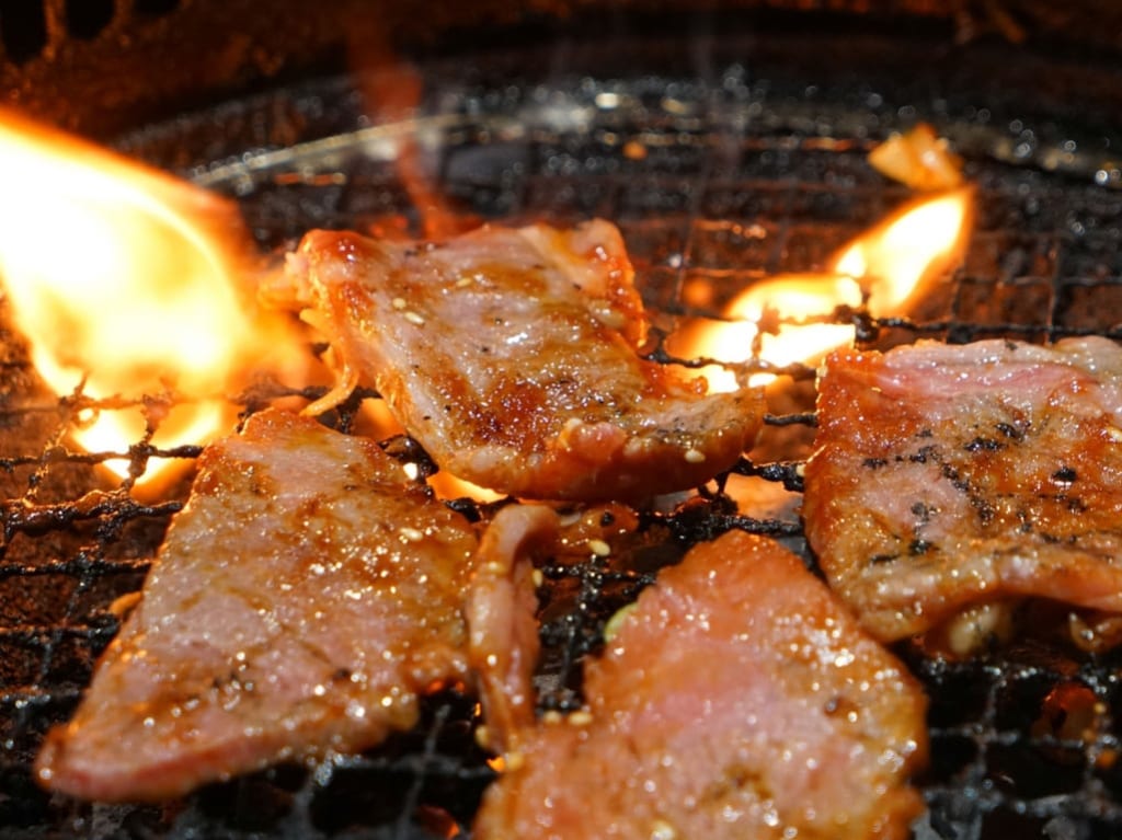 網焼きの焼肉のイメージ画像