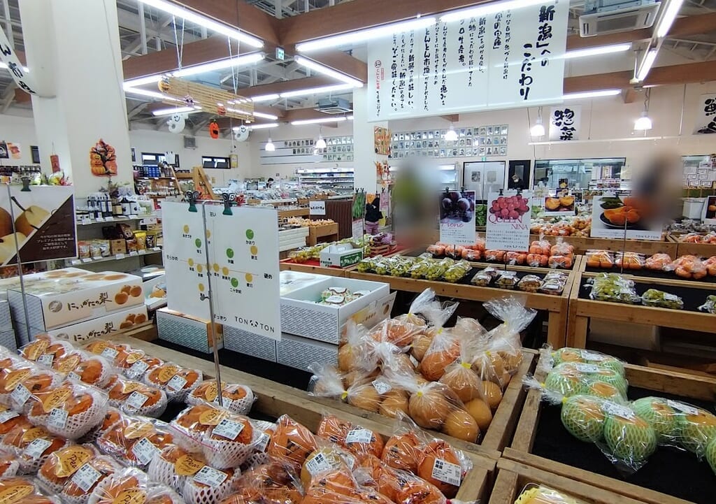 とんとん市場松崎店の店内