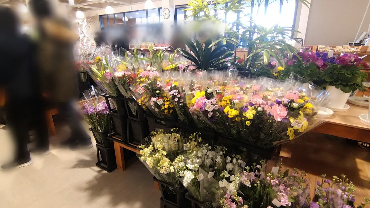TONTON松崎店の店内の花
