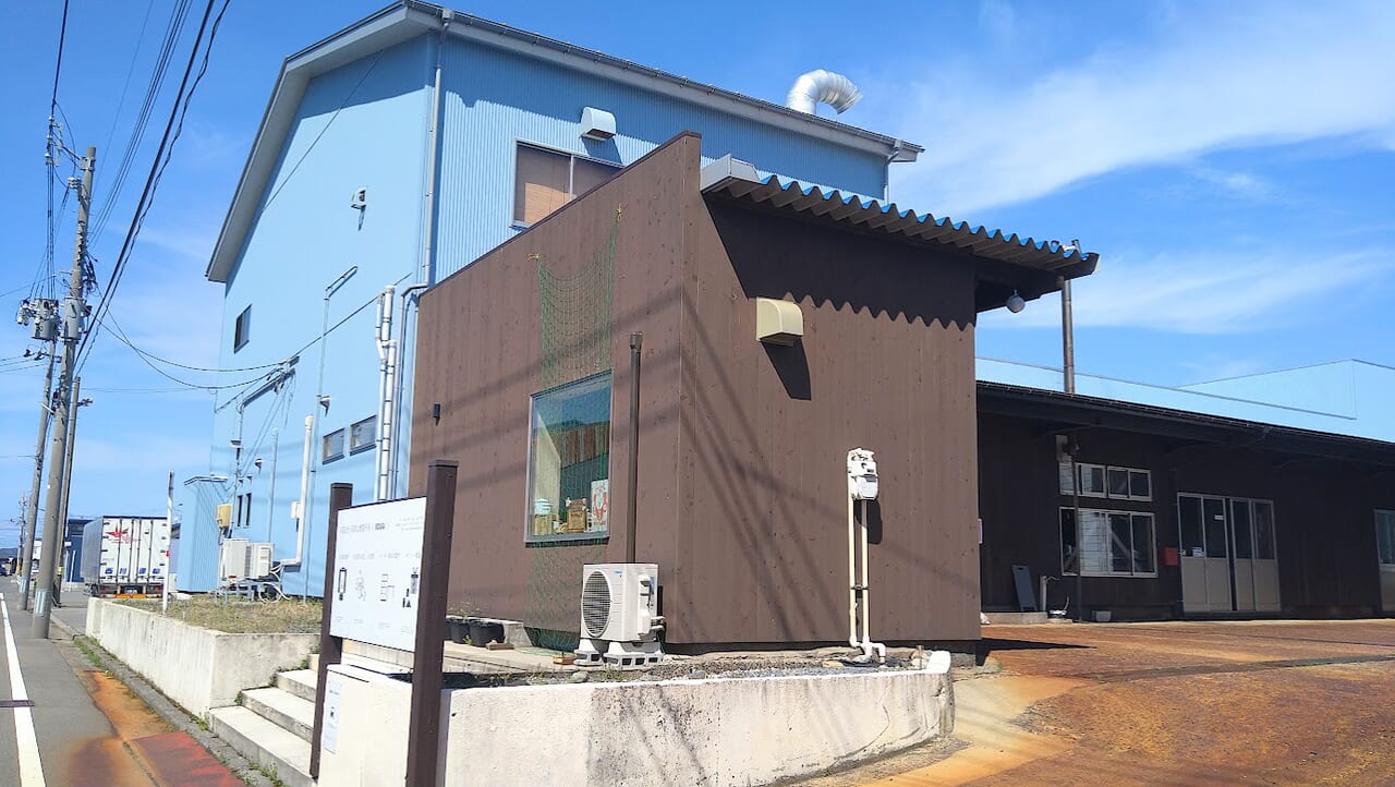 新潟市東区木工新町の阿部仏壇製作所KOUGIの外観