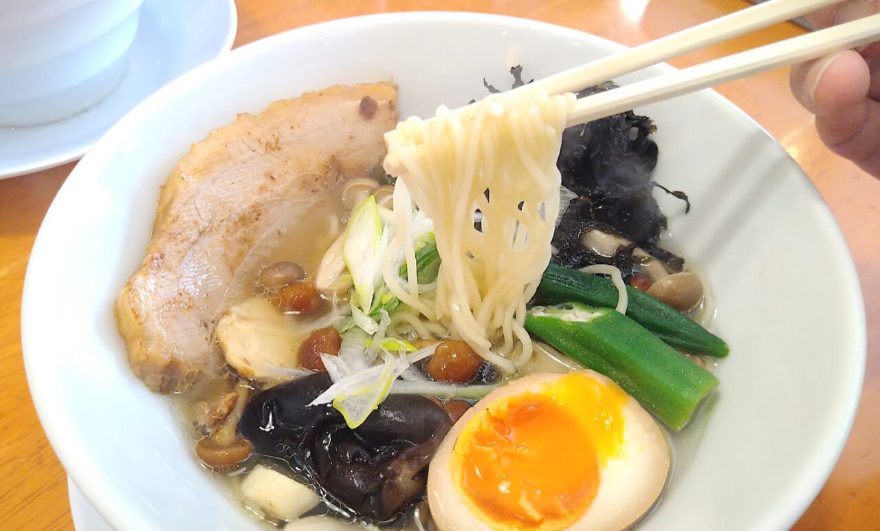 新潟市東区大形本町の麺や来味のきのこと岩のりの塩らぁ麺