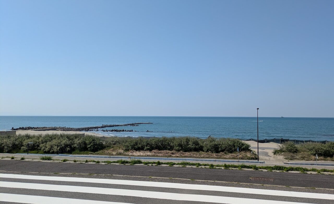 新潟市中央区の西海岸公園から見える日和山浜