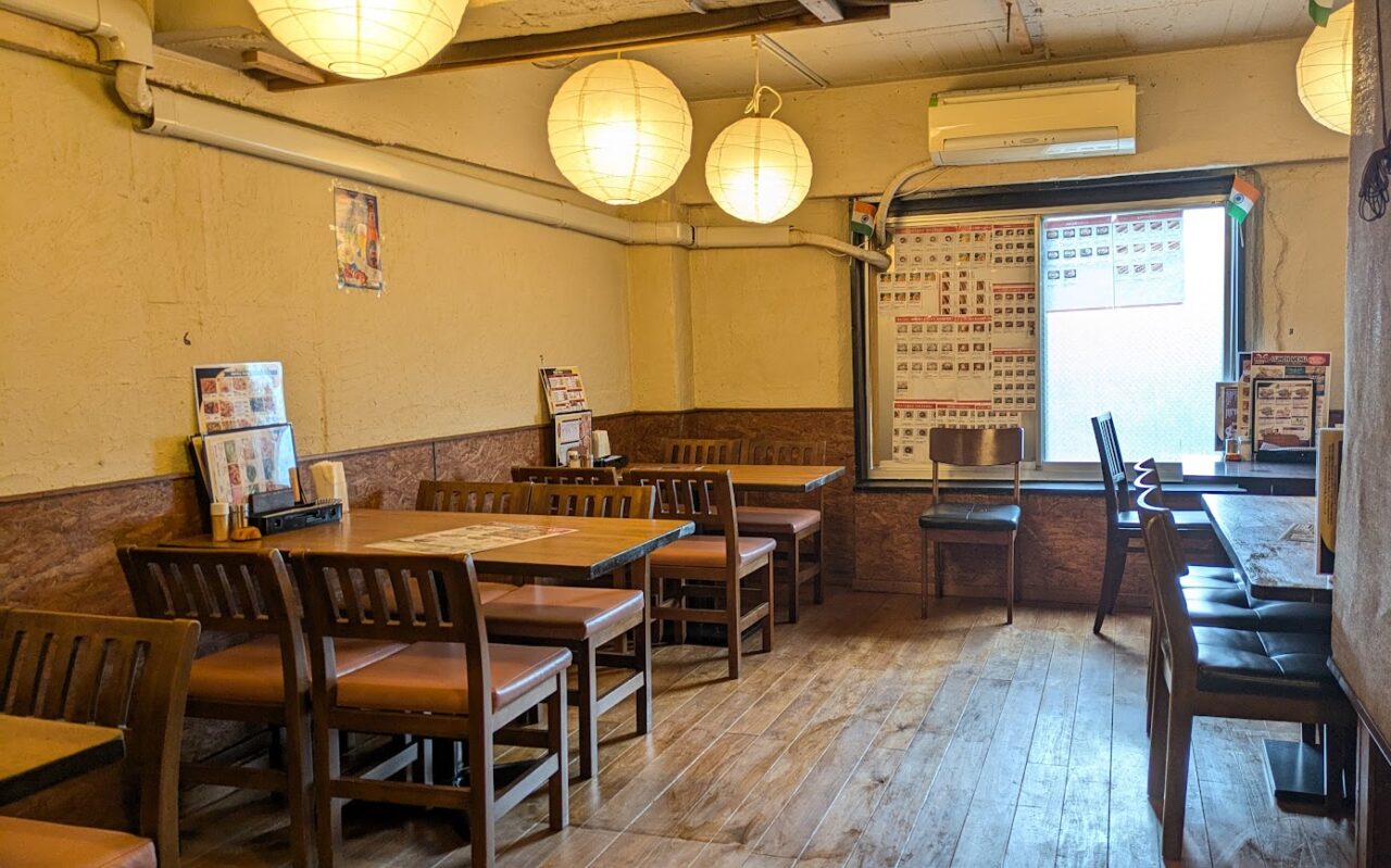 新潟市中央区弁天のインドネパールレストラン&バー コセリ 新潟の店内