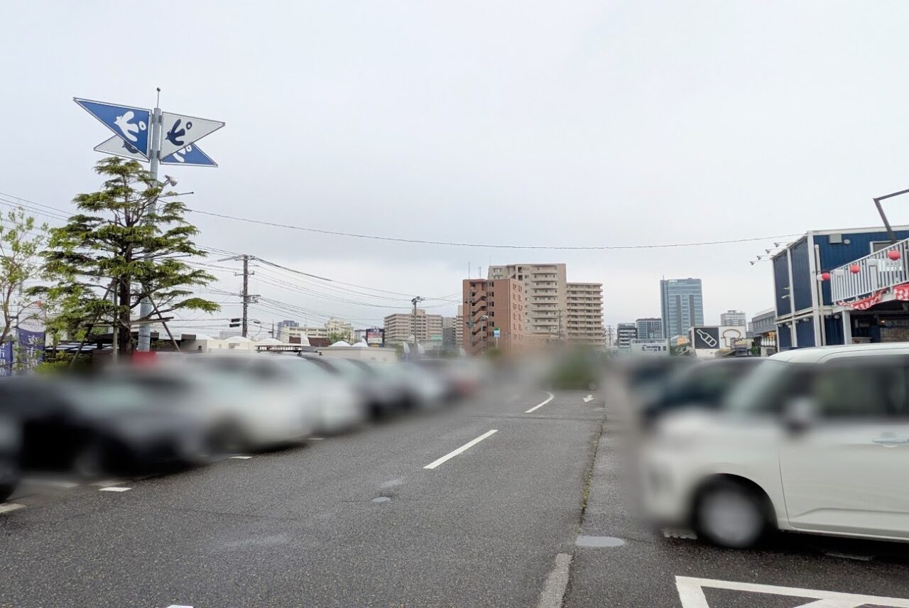 新潟市中央区万代島のピアBandaiの駐車場