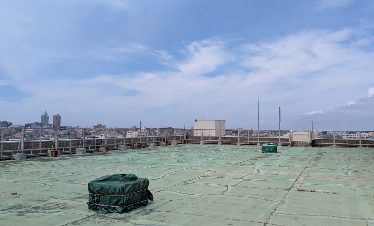 新潟市中央区の佐渡汽船の屋上