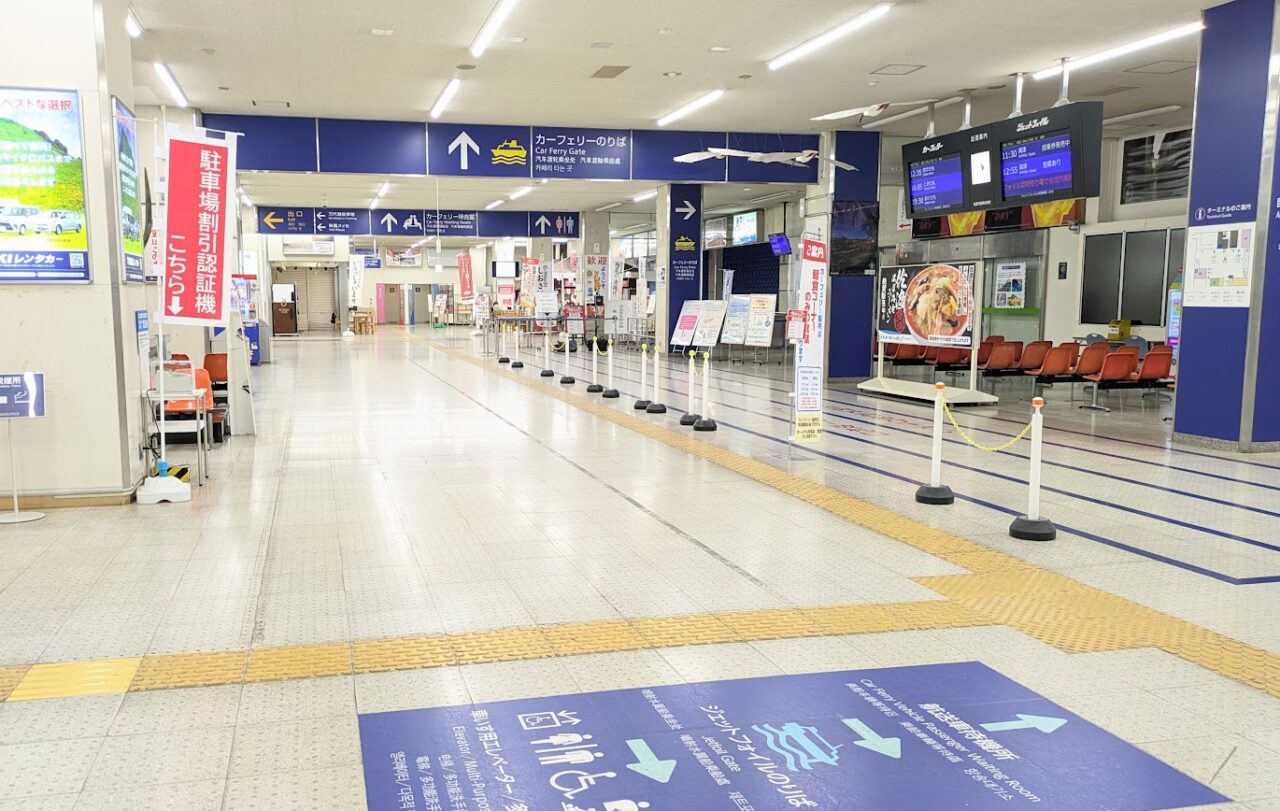 新潟市中央区の佐渡汽船