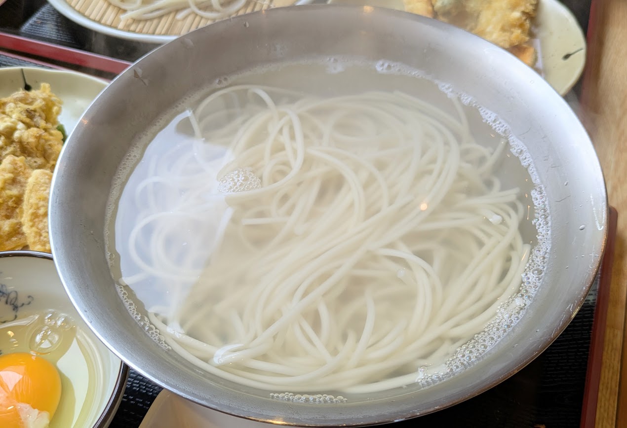 新潟市中央区の定食屋coroKappesの五島うどん