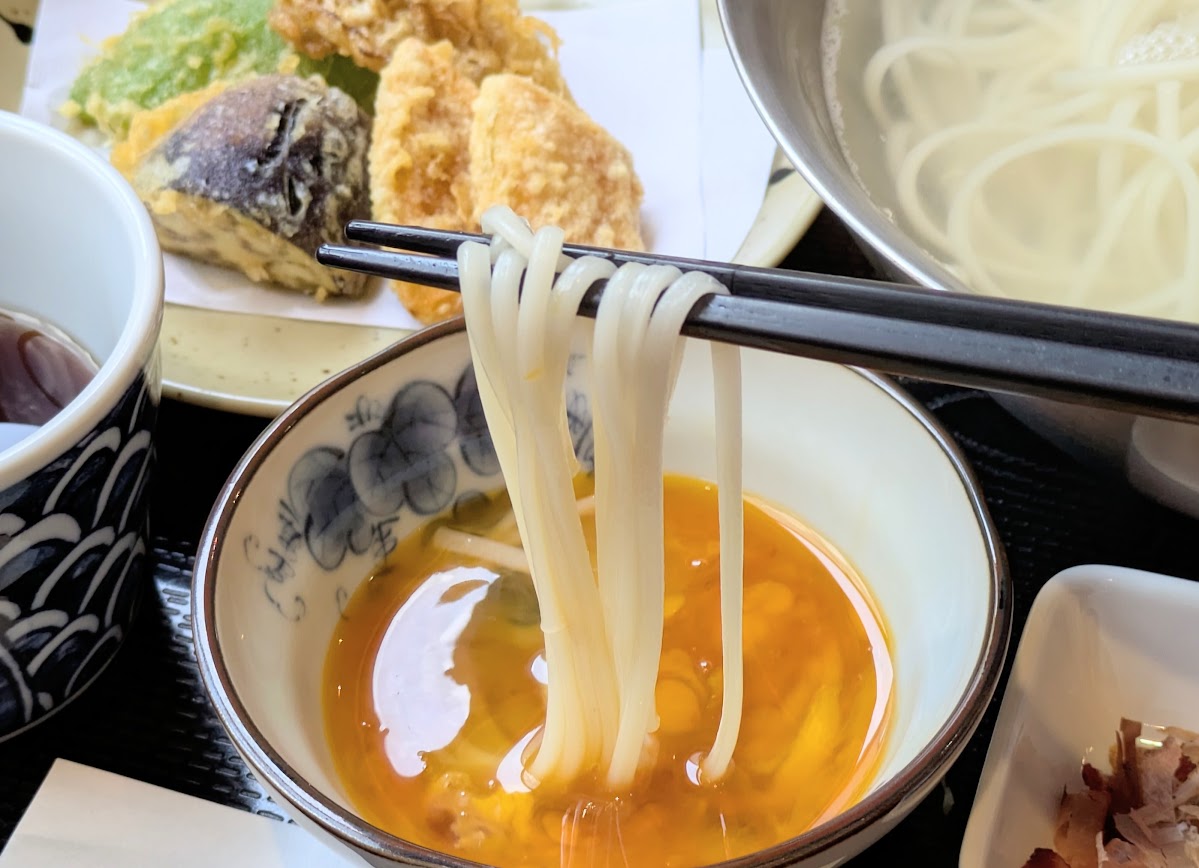 新潟市中央区の定食屋coroKappesの五島うどん