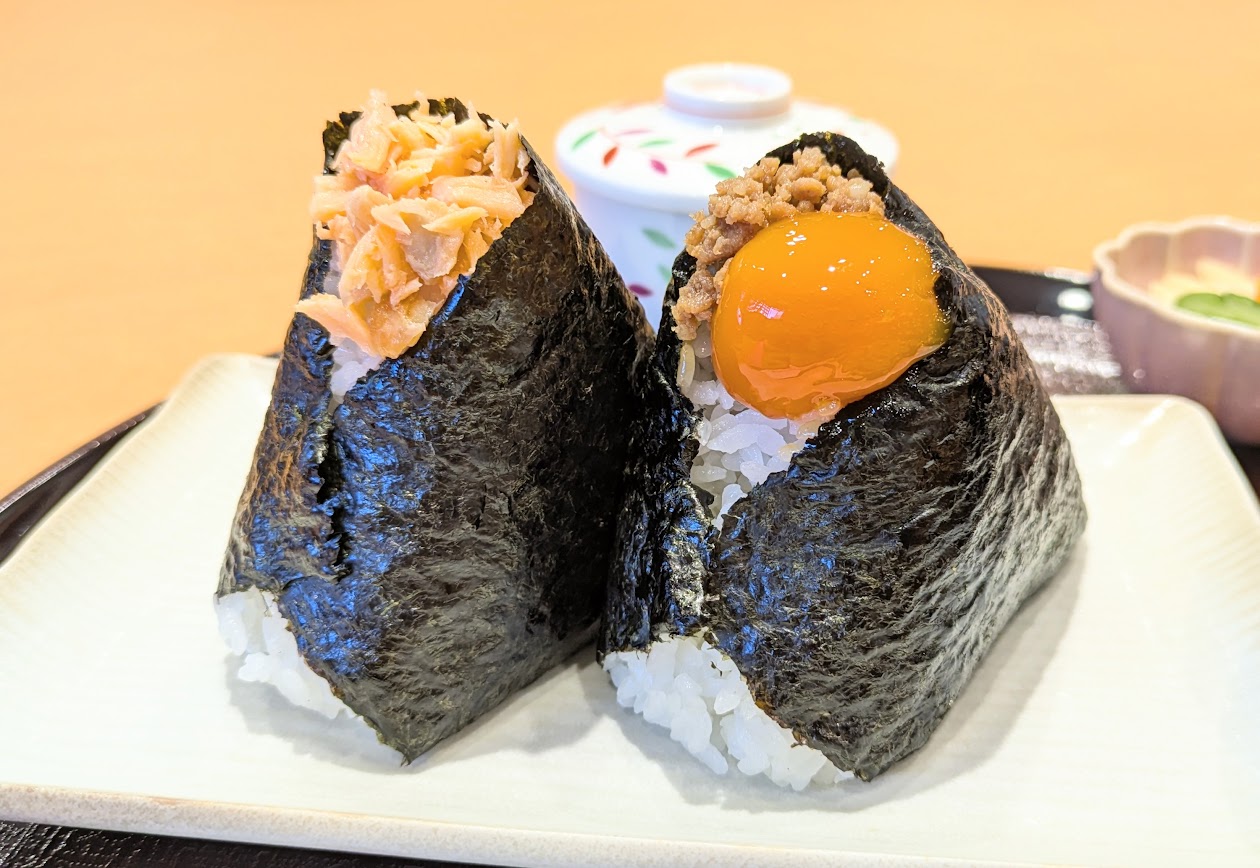 新潟市中央区の加島屋2階のおにぎり処八番のおにぎり
