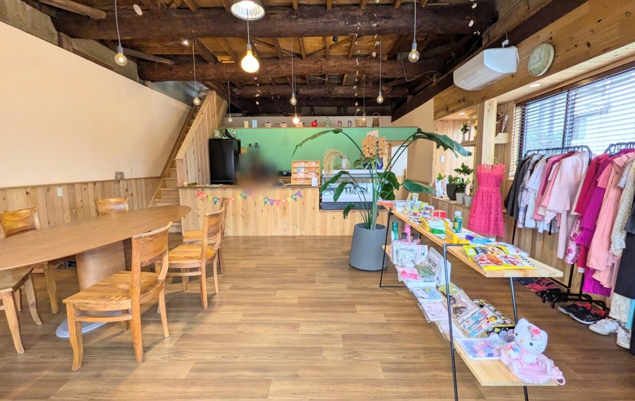 新潟市西区内野町のウチノベース