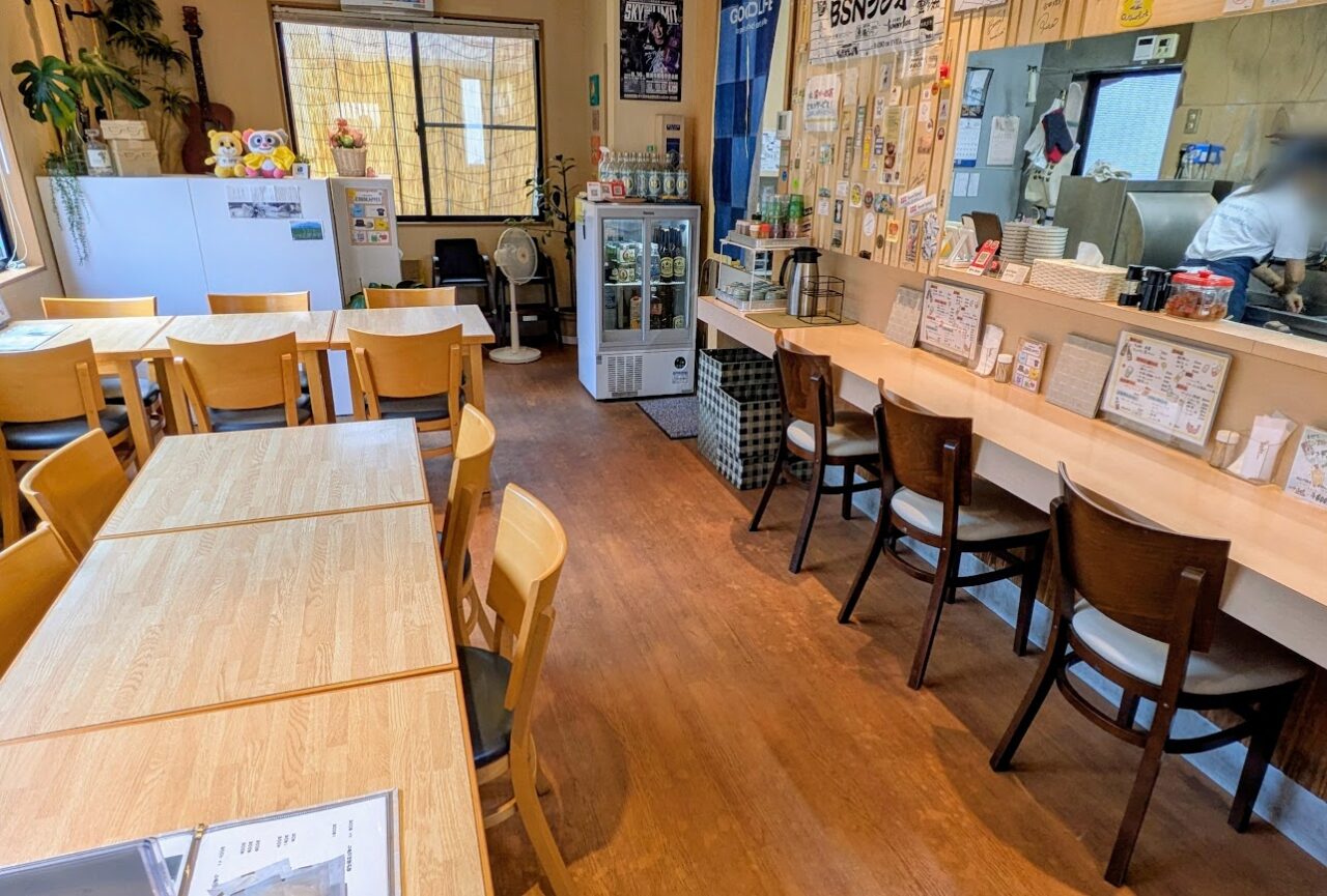 新潟市中央区の定食屋coroKappesの店内